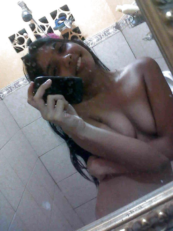 25P Naked desi girls
