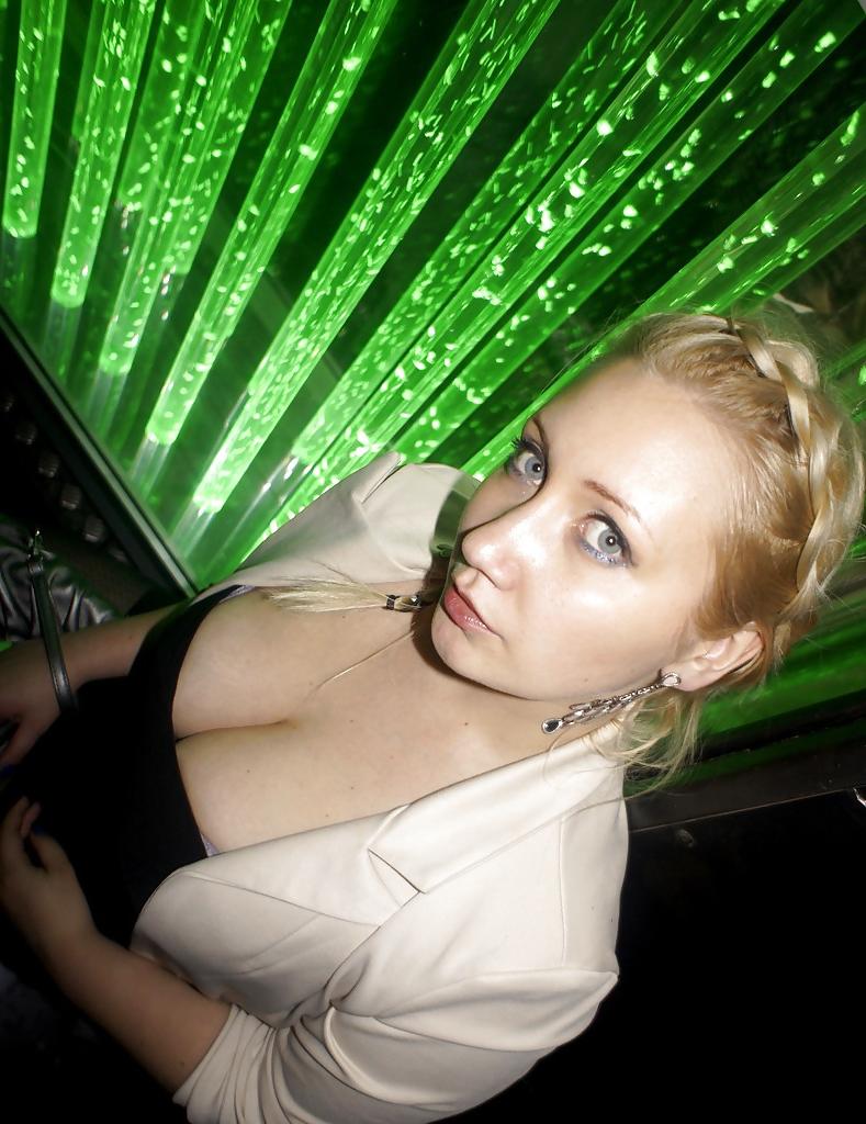 14P Busty Russian Woman 218