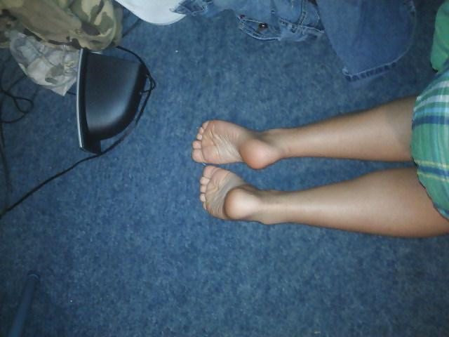 4P Friends feet (self-shot)