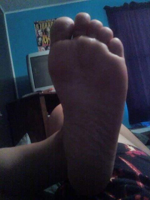 4P Friends feet (self-shot)