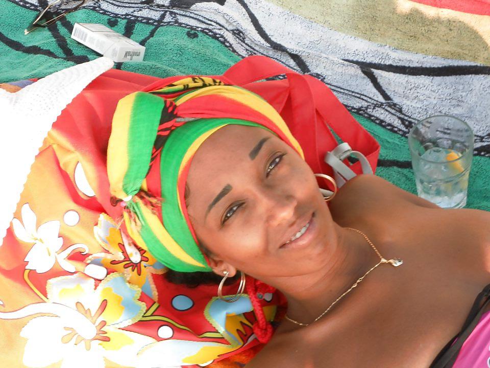 22P Cuban beauty: manuela