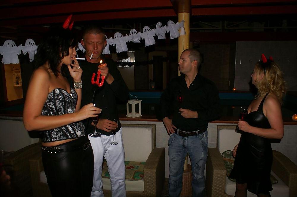 25P Hot haloween party