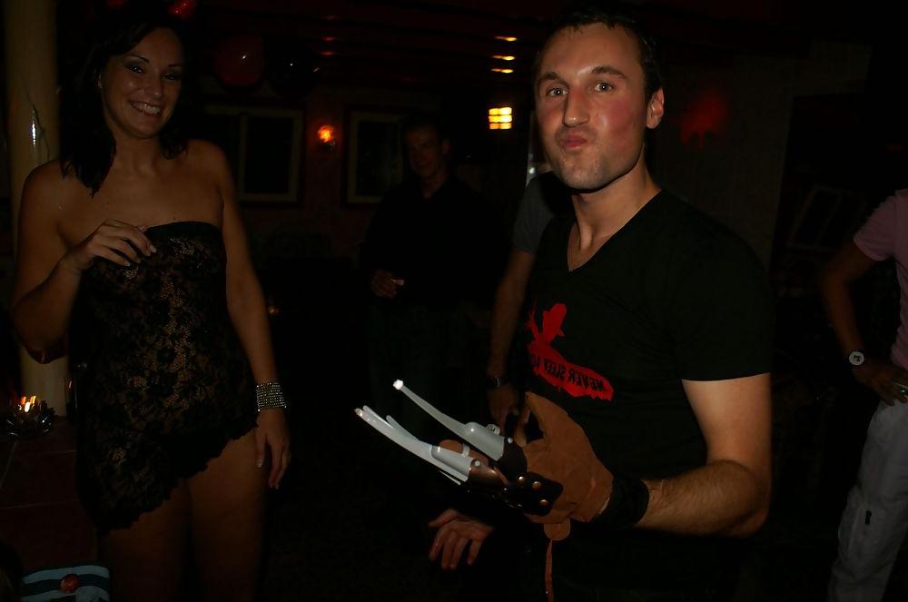 25P Hot haloween party