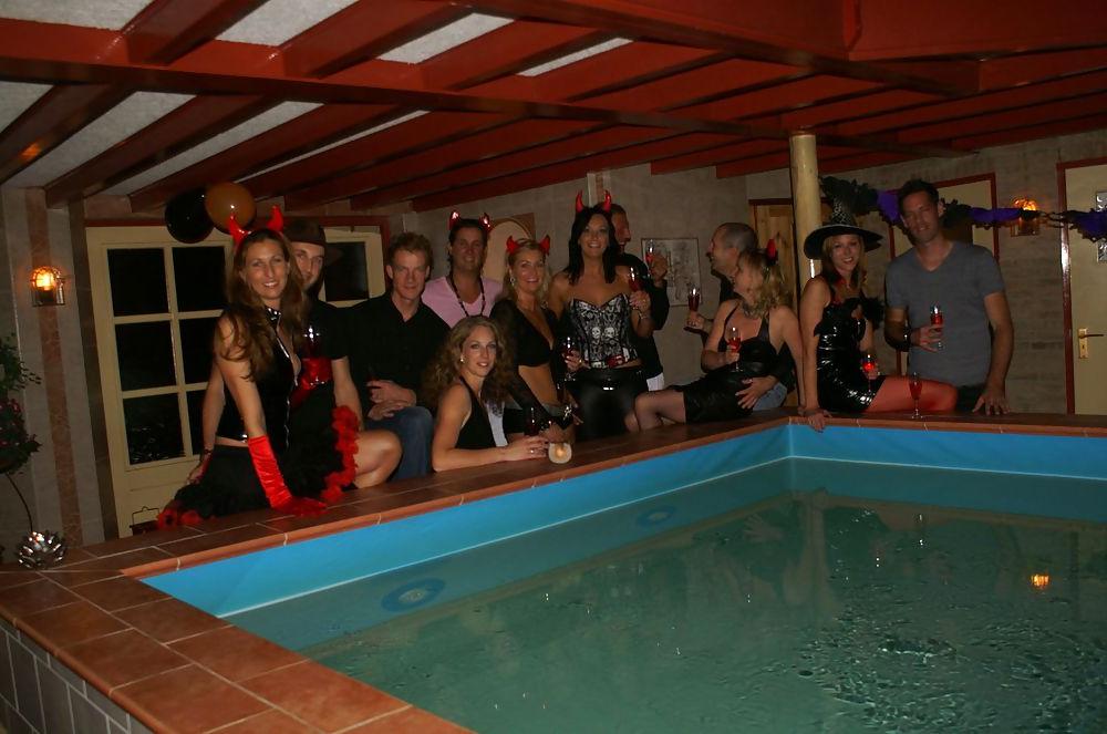 25P Hot haloween party
