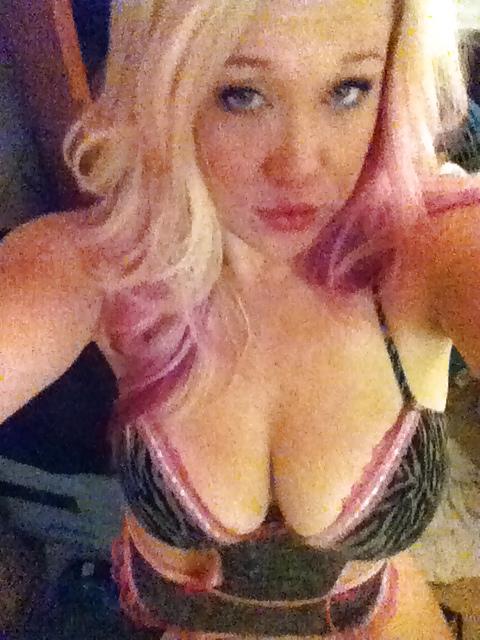 9P Sexii Blonde Big Tits Nice Ass Self Shot
