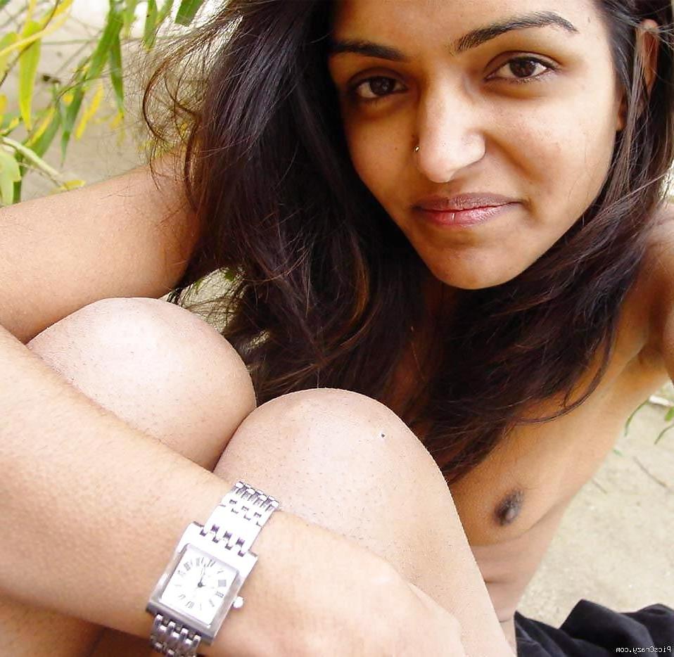 25P Naked desi girls