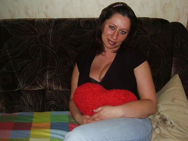 15P Busty Russian Woman 555
