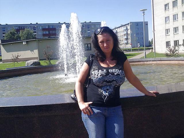 15P Busty Russian Woman 555
