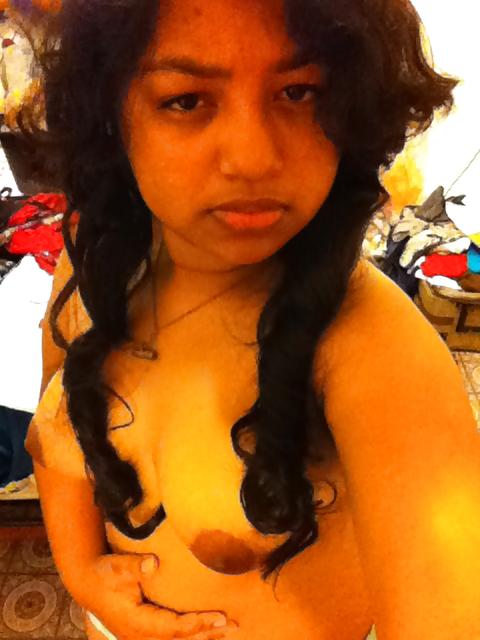11P Chubby desi gf selfshots