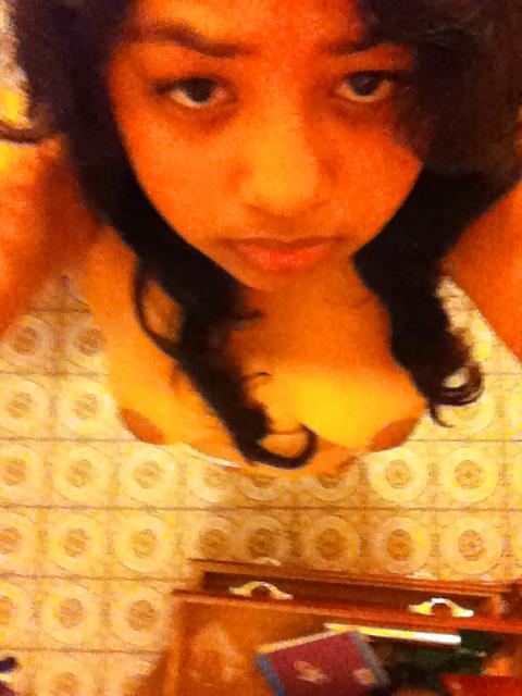 11P Chubby desi gf selfshots