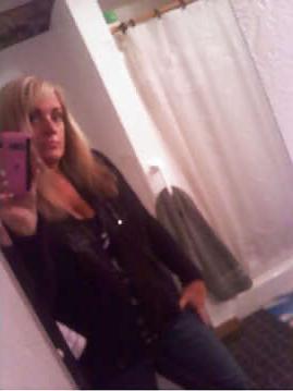 10P Blonde MILF Self Pics