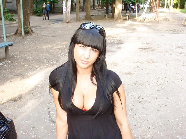 20P Busty Russian Woman 295