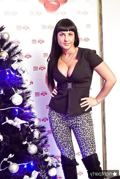 20P Busty Russian Woman 295