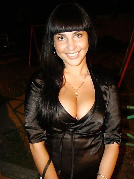 20P Busty Russian Woman 295