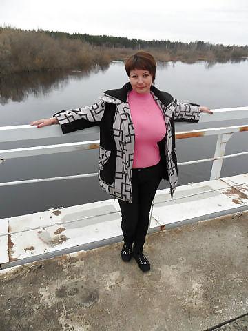 7P Busty Russian Woman 1023