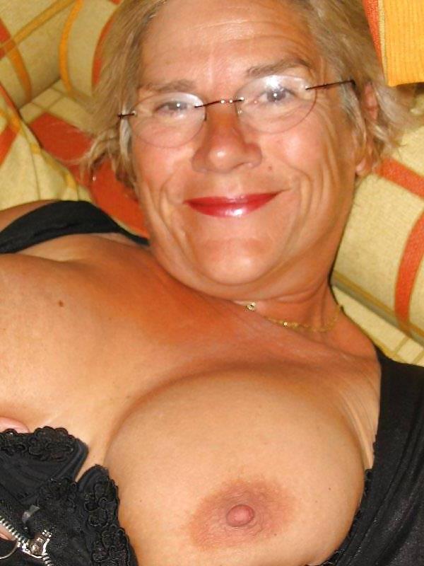 25P Mature Beauty - Annick 2