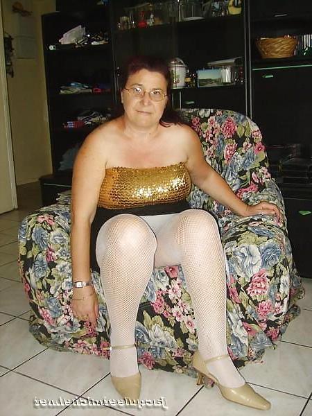 25P French granny Angela