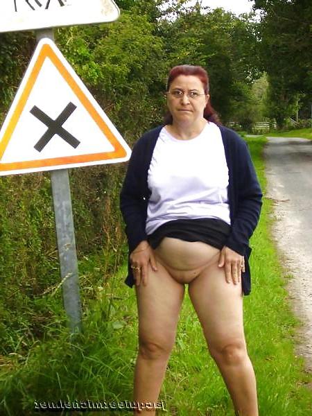 25P French granny Angela
