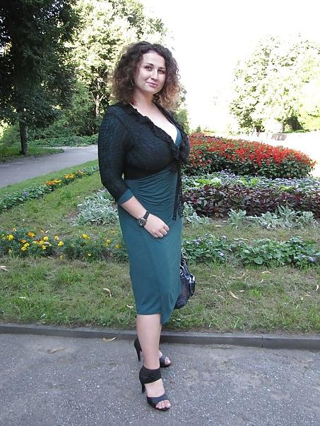 11P Busty Russian Woman 328