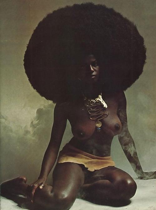 25P THE BEAUTY OF BLACKNESS 