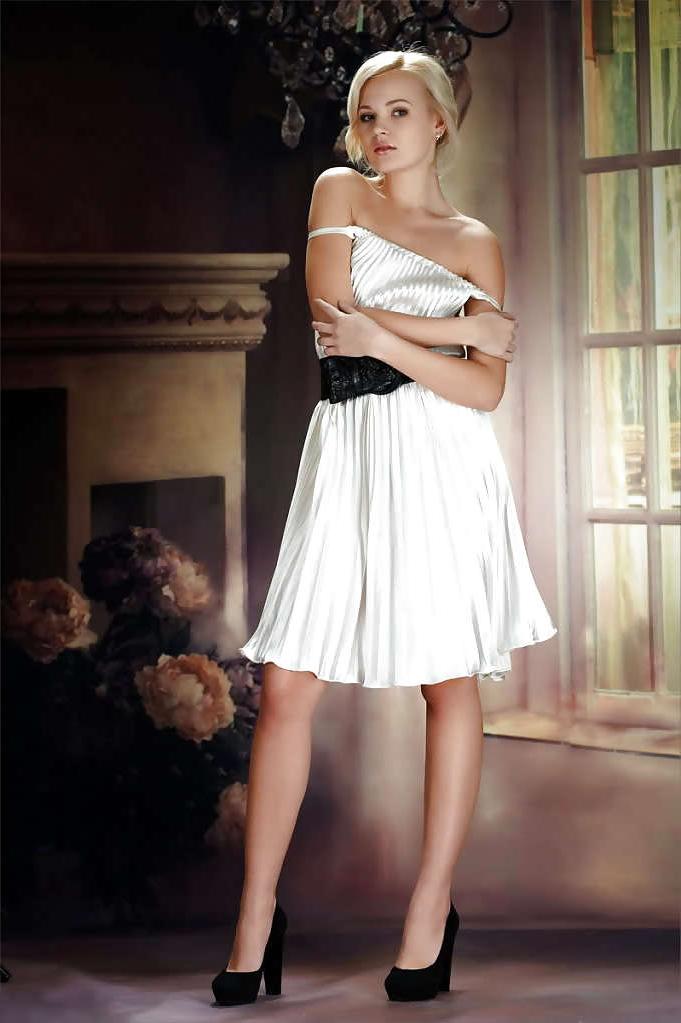 19P The Beauty of Perfect Blonde