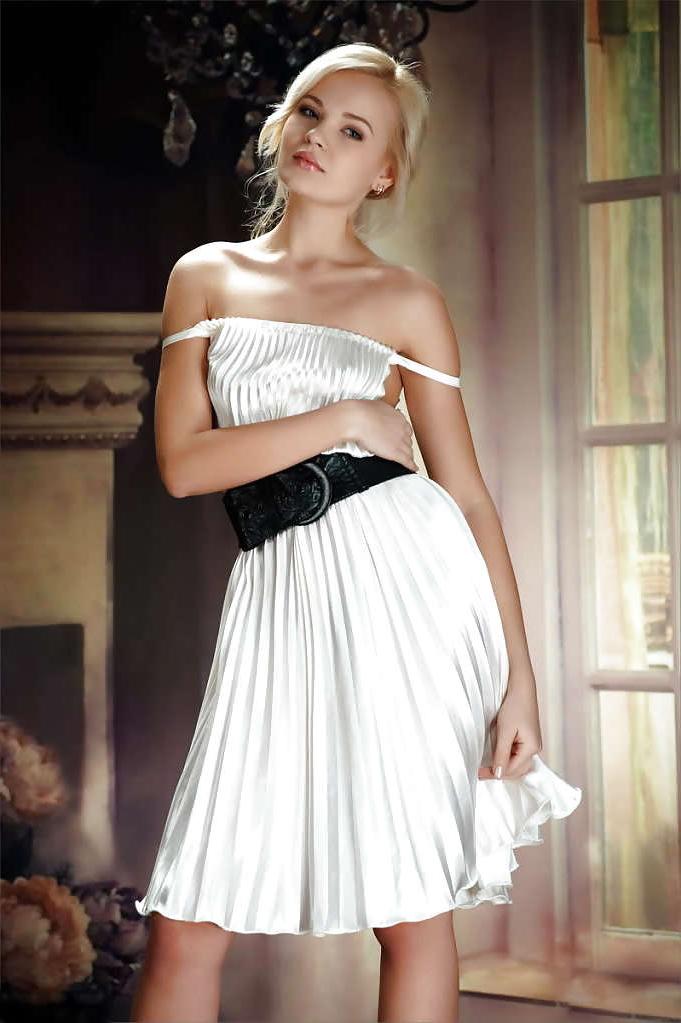 19P The Beauty of Perfect Blonde