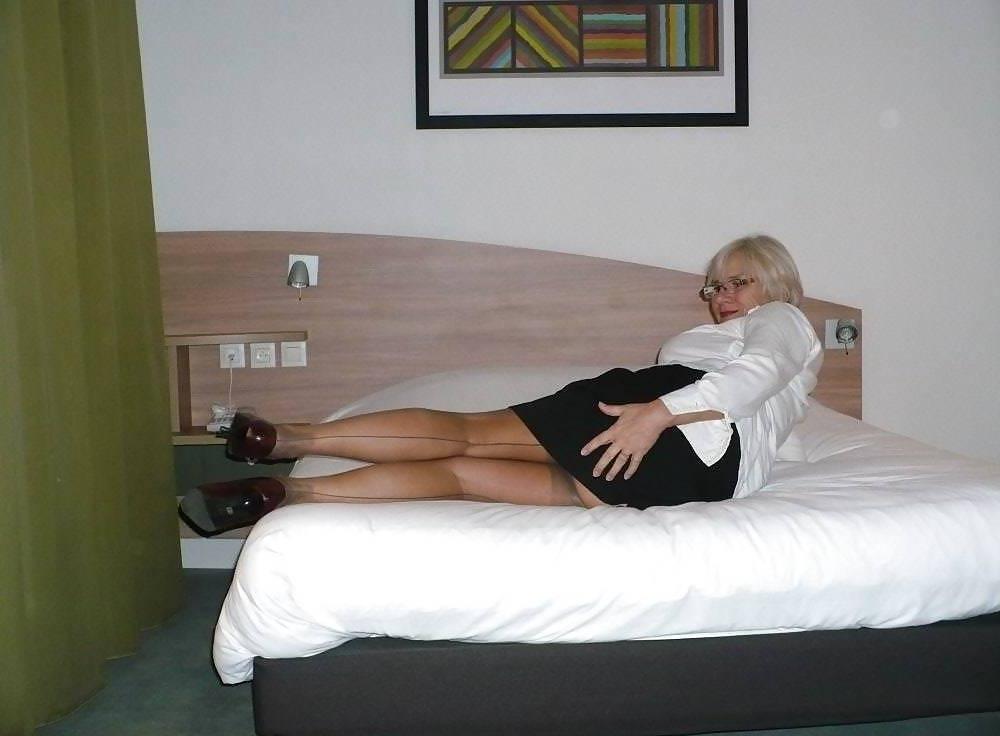 25P Mature Beauty - Annick 1