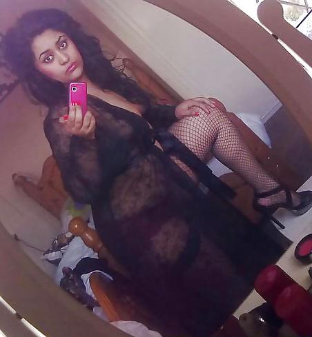 14P Desi-Mädchen