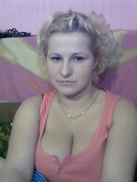11P Busty Russian Woman 378