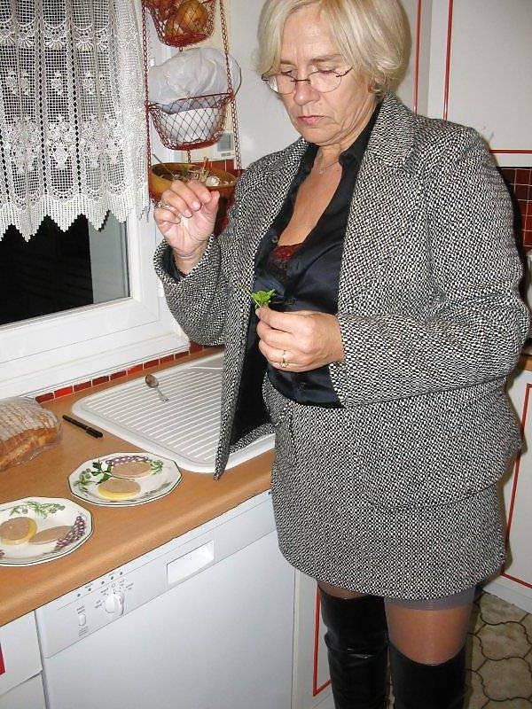 25P Mature Beauty - Annick 4
