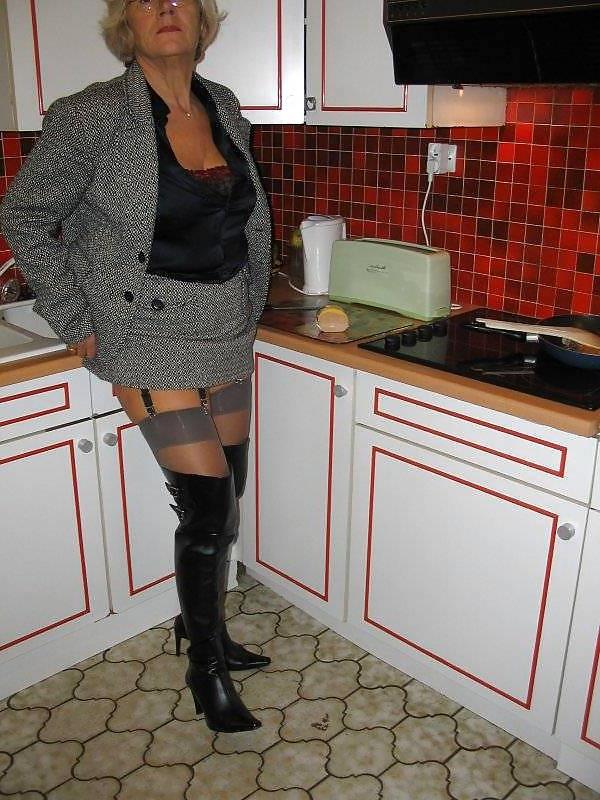 25P Mature Beauty - Annick 4