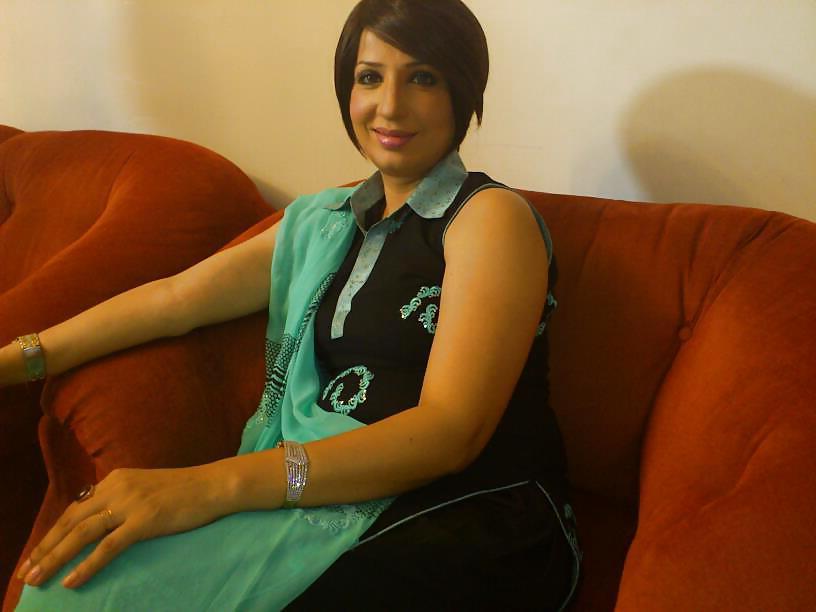 24P Delicious Muslim MILFs 3, Who Would You FUCK & How?