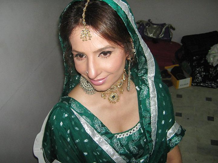 24P Delicious Muslim MILFs 3, Who Would You FUCK & How?
