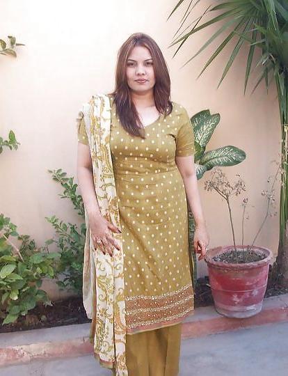 24P Delicious Muslim MILFs 3, Who Would You FUCK & How?