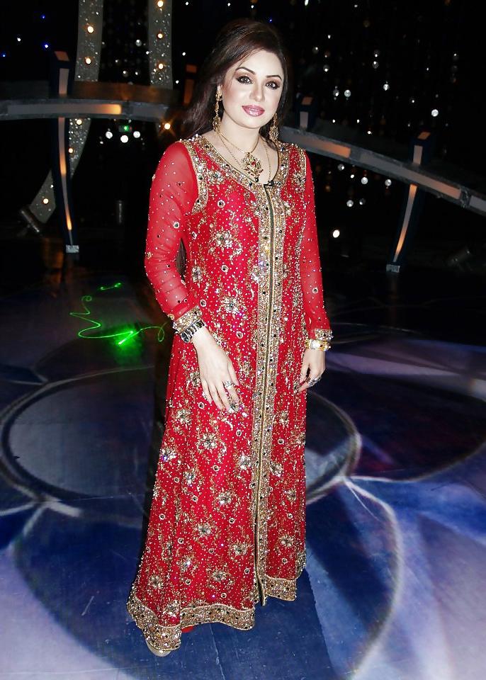 24P Delicious Muslim MILFs 3, Who Would You FUCK & How?