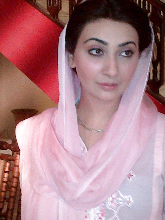 24P Delicious Muslim MILFs 3, Who Would You FUCK & How?