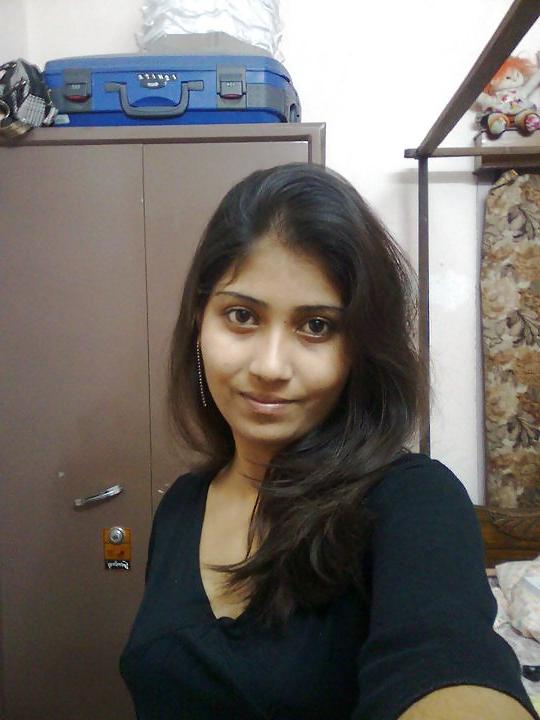 16P Desi IIndian Girls SelfShot Hot Pics