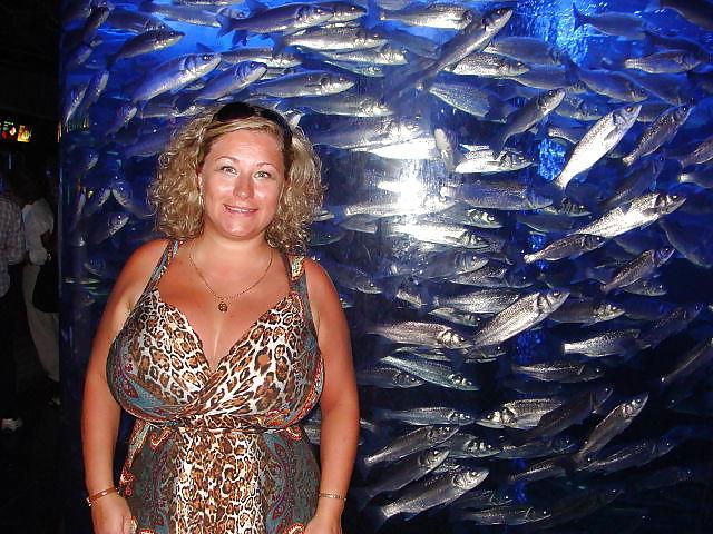 11P Busty Russian Woman 1074