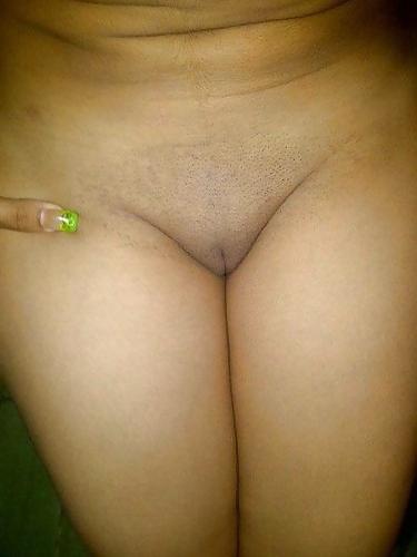 10P Egyptian Woman Take a Shower
