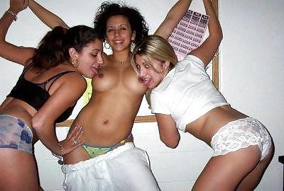 25P Naked Party teens