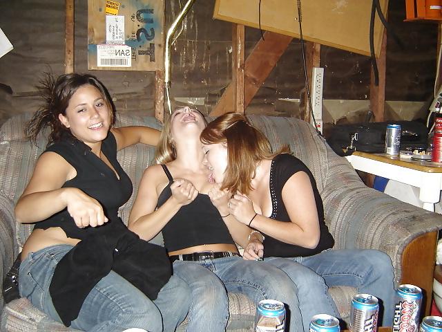 25P Party Lesbians