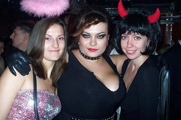 14P Busty Russian Woman 1089