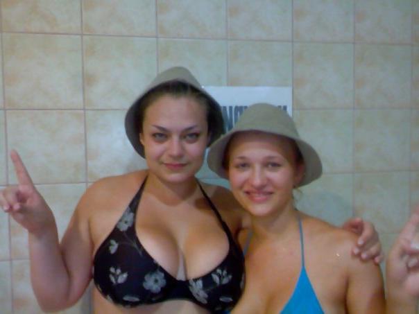 14P Busty Russian Woman 1089