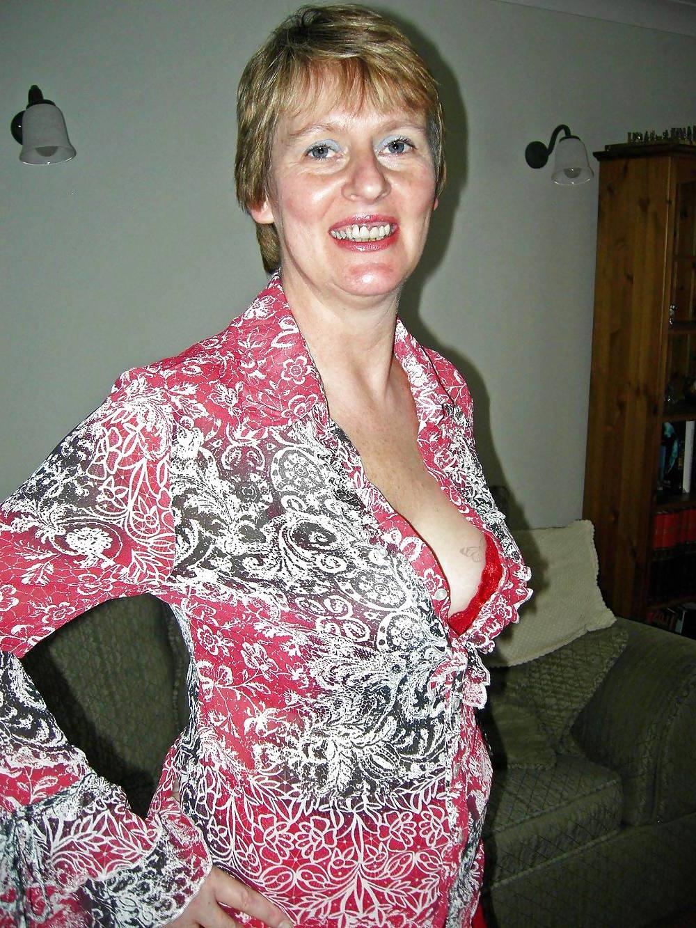 14P Sara a 57 year old UK Wife