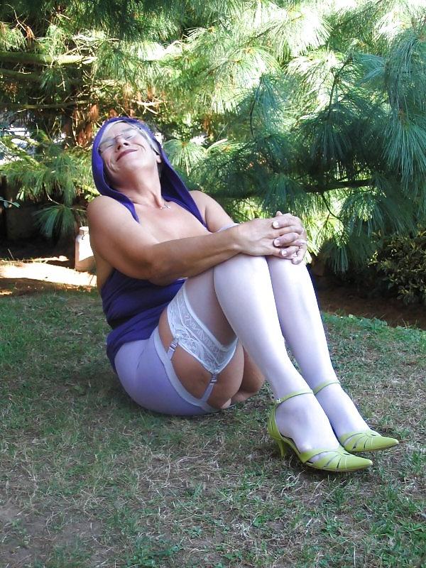 25P Mature Beauty - Annick 12