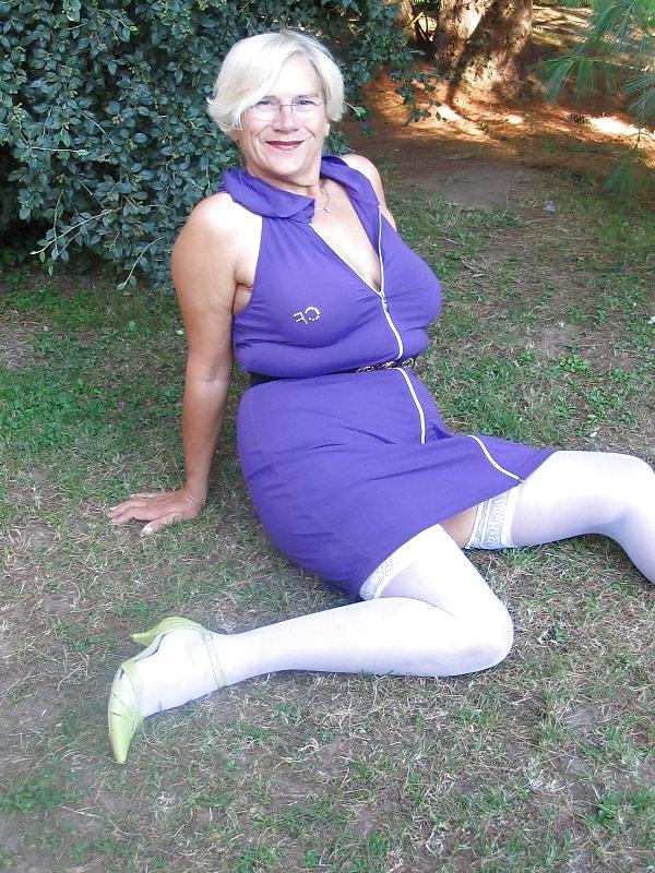 25P Mature Beauty - Annick 12