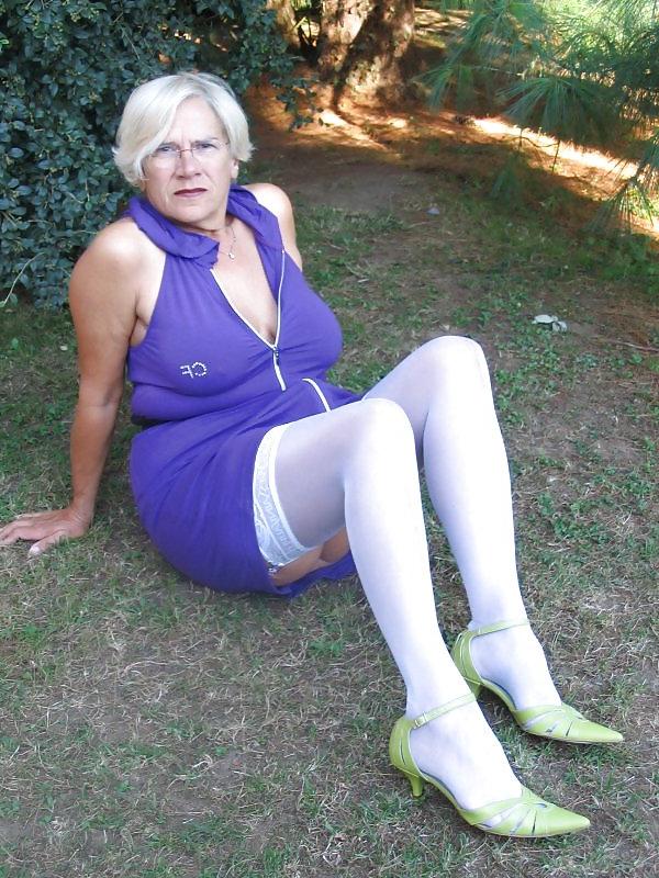 25P Mature Beauty - Annick 12