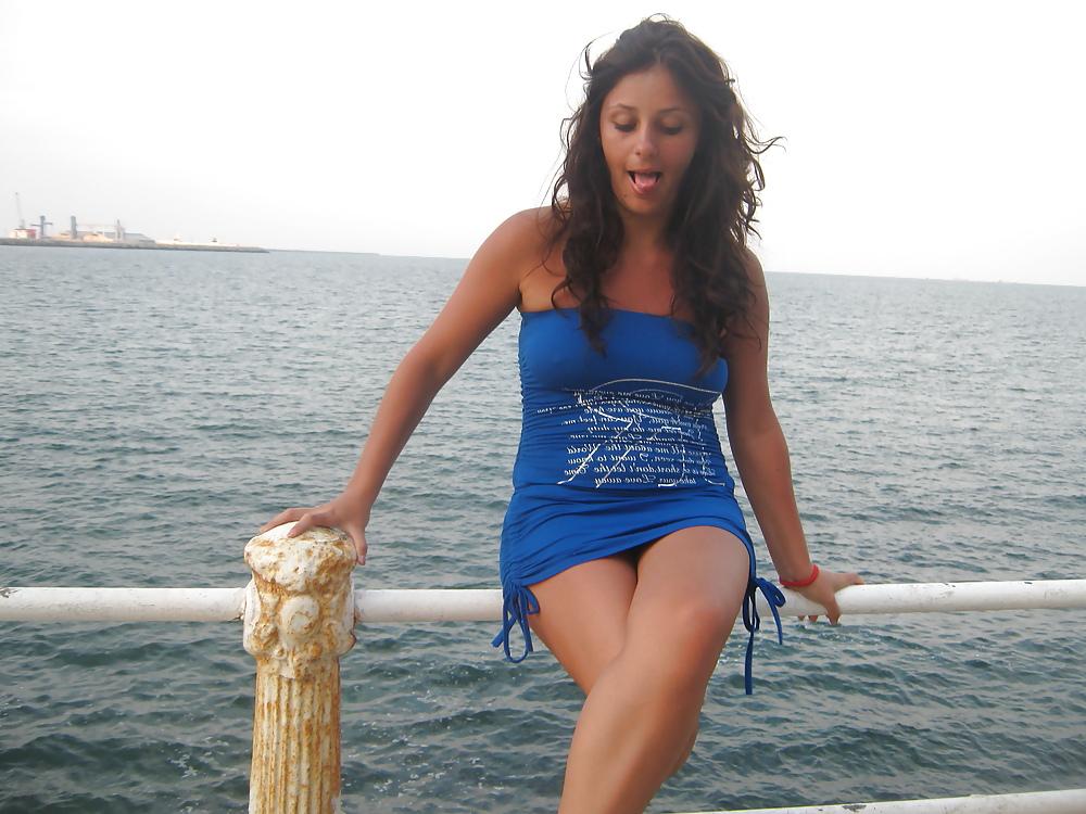 25P Romanian girl that likes to cheat on her BF