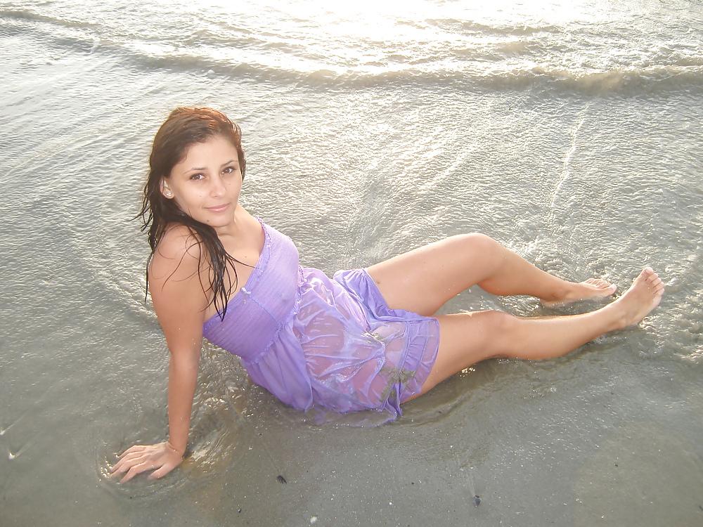 25P Romanian girl that likes to cheat on her BF