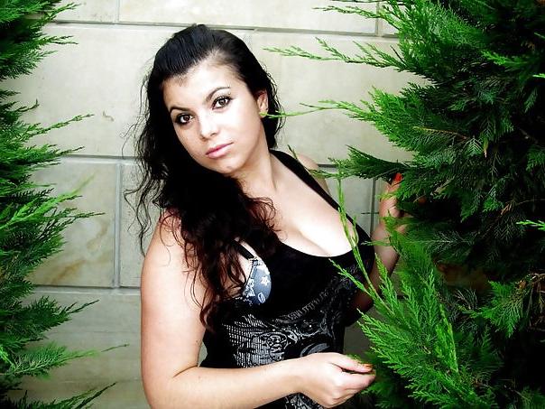 22P Busty Russian Woman 755